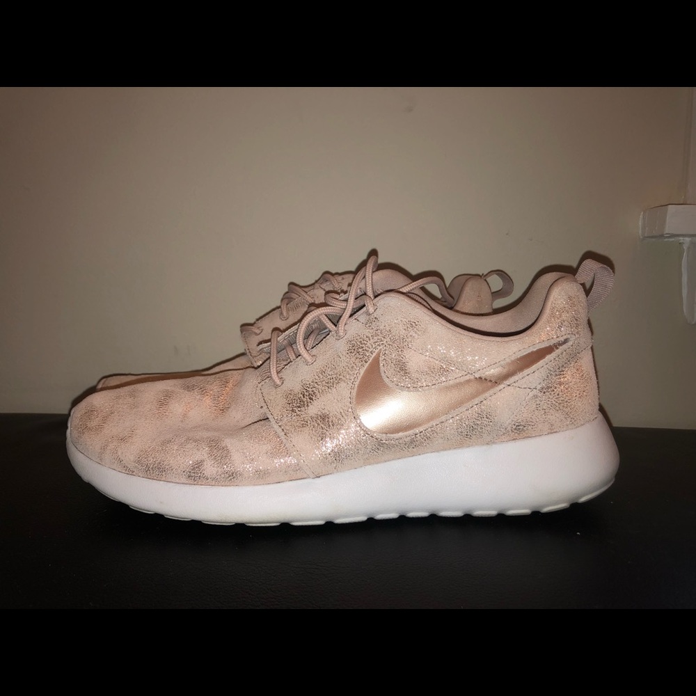 Nike Roche Rose Gold Sneakers